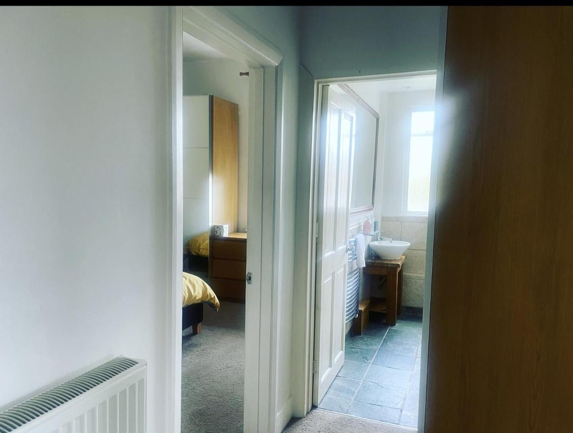 Luxury 1-Bed Apartment With Stunning City Views Perfect For Short Stays In London Exterior photo